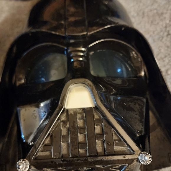 DARTH VADER VOICE CHANGING MASK - Picture 1 of 3